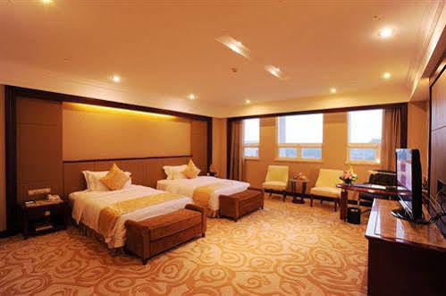 Chutian Guangdong International Hotel Wuhan Exteriör bild